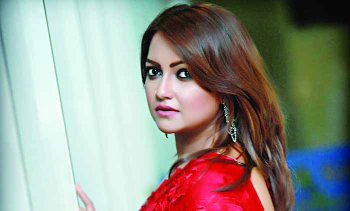 শরীরে করোনার ভ্যাকসিন নিয়ে প্রতিক্রিয়া জানালেন নওশীন